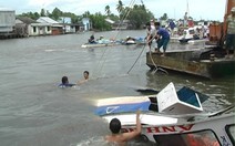 ​Tàu cao tốc va chạm sà lan, 3 người bị thương