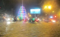 Mưa lớn, đường phố Buôn Ma Thuột mênh mông biển nước