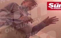 Nghị sĩ Anh bị tố hút ma túy trên ngực phụ nữ