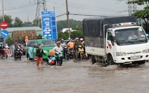 ​Mưa lớn, quốc lộ 13 qua tỉnh Bình Dương lại ngập sâu