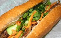 Đình chỉ cơ sở bánh mì nghi gây ngộ độc hàng loạt