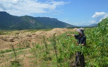 Khai thác cát lấn sâu vào đất sản xuất