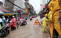 11 giờ trưa Hà Nội vẫn ngập nhiều tuyến đường