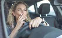 Hút thuốc trong xe có trẻ em ở Anh bị phạt nặng