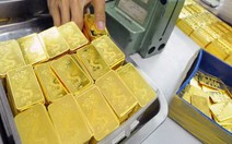 Giá vàng thế giới tăng vọt, USD nhích lên tiếp cuối tuần