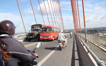 Những kiểu chạy xe “giết người” trên cầu Rạch Miễu