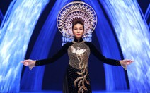 Thanh Hằng mặc áo dài dát vàng 1,2 tỉ đêm bế mạc VIFW 2015