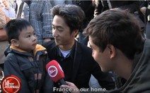 Khủng bố Paris: “Chúng nó có súng còn chúng ta có hoa"