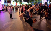 Vũ điệu đường phố và ảo thuật bồ câu “lên sóng”