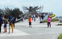 Nạn nhân bị đánh hội đồng trên cầu đi bộ nghi do móc túi