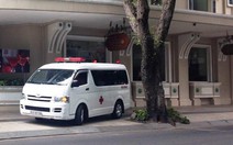 Rơi xuống khách sạn, một người nước ngoài tử vong