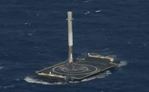 SpaceX đáp thành công tên lửa xuống tàu trên biển