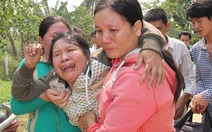 Đau xé ruột gan ngày cha mẹ những học sinh xấu số trở về