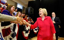 Hillary Clinton: Ông Trump không đủ chuẩn làm tổng thống