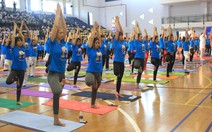 Hơn 1.000 người tham dự Ngày Quốc tế Yoga lần 2