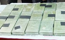 Truy tố 23 đối tượng mua bán hơn 1.400 bánh heroin