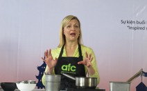 Anna Olson mang phở bò, cà phê sữa đá lên tivi