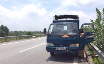 Bị CSGT truy đuổi, trộm bỏ xe trên đường cao tốc