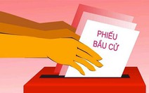 Truy tố một công an viên bỏ phiếu bầu cử thay 22 người