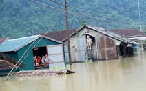 Căn nhà nổi trong rốn lũ