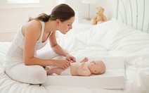 ​Chăm sóc và xử trí khi trẻ sơ sinh ọc sữa