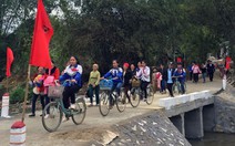 Bà con xã Thanh Mai mừng vui vì có cầu tràn Bản Tý