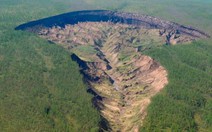 ​Băng tan lộ 'cửa tới địa ngục' ở Siberia