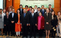 Không bỏ phụ nữ lại phía sau