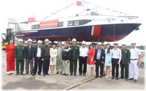 ​Hạ thủy tàu hợp kim nhôm hiện đại 100 khách