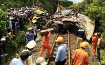 Khởi tố nhân viên gác chắn vụ tàu hỏa tông xe tải