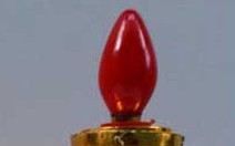 ​Bé 20 tháng hôn mê do chụp tay vào đèn ở bàn thờ