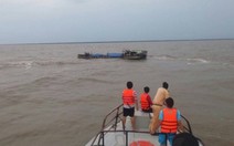 Đang cứu đắm một sà lan gặp nạn trên biển Kiên Giang