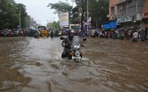 ​Mưa lớn, Mumbai chìm trong biển nước, giao thông tê liệt