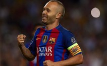 ​Iniesta kí hợp đồng trọn đời với Barca