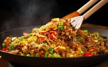 Cơm chiên, một sáng chế dữ dằn!