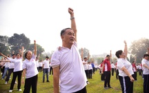 2.000 người TP.HCM đồng diễn dưỡng sinh, vận động rèn luyện thể chất tại cộng đồng