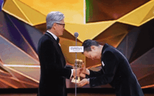 Lịch sử lặp lại: Châu Nhuận Phát trao giải cho G-DRAGON tại MAMA sau 10 năm