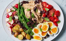 The New York Times dạy 7 cách ăn cá ngừ đóng hộp