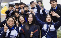 Học sinh Phú Thọ dự tư vấn tuyển sinh, nghe thủ khoa 'gây bão mạng' Hiền Mai chia sẻ bí quyết thi