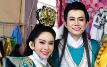 Bình Tinh hạnh phúc vì đầu năm đông nghẹt khán giả đến xem Đoàn Huỳnh Long diễn