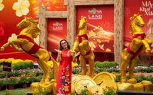 Đêm lung linh, ngày tỏa sắc tại các khu 'đất vàng' TP.HCM thành công viên đón Tết