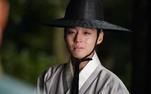 'Tiên tử nháy mắt' Park Ji Hoon lạ lẫm trong hiện tượng phòng vé Hàn dịp Tết