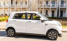 Xe điện mini chở 4 người, đi 137 km/sạc, tốc độ ngang xe máy học sinh nhưng giá bán là vấn đề