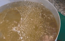 Nồi hủ tiếu nước lèo trong vắt: Bí quyết nằm ở đâu?