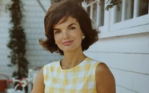 Thời trang nghỉ dưỡng cảm hứng từ tủ đồ Jackie Kennedy