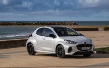 Mazda2 2026 ra mắt: Bổ sung tiện nghi, ADAS, động cơ hybrid mượn từ Toyota