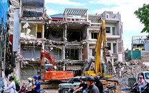 Phá dỡ loạt nhà mặt tiền trên đường Nguyễn Trãi để xây đường vành đai 2,5
