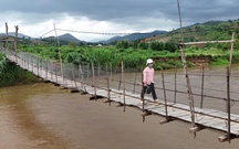 Xóa ám ảnh những cây cầu treo xuống cấp