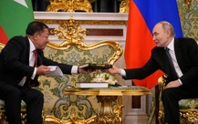 Myanmar tặng ông Putin 6 chú voi con, Nga bàn giao 6 chiến đấu cơ