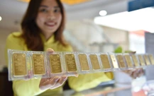 Giá vàng thế giới lao dốc mạnh